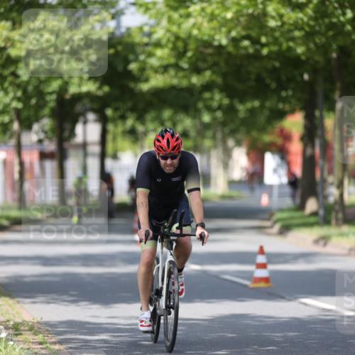 10.08.2025 - GEWOBA Citytriathlon Bremen Yannick Fuchs http://msf.ph/oto/8547026 10.08.2025 12:09:19 Radfahren 611, 633, 731, 779, 814, 837, 871, 880, 890, 896 meine-sportfotos.de