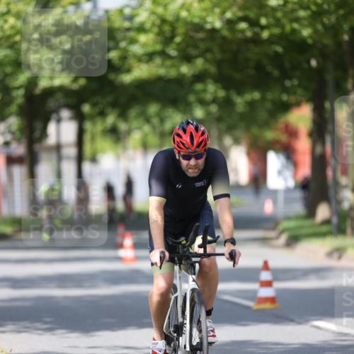 10.08.2025 - GEWOBA Citytriathlon Bremen Yannick Fuchs http://msf.ph/oto/8547029 10.08.2025 12:09:19 Radfahren 611, 633, 731, 779, 814, 837, 871, 880, 890, 896 meine-sportfotos.de