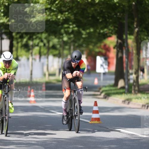 10.08.2025 - GEWOBA Citytriathlon Bremen Yannick Fuchs http://msf.ph/oto/8547049 10.08.2025 12:09:23 Radfahren 611, 633, 674, 779, 814, 837, 871, 880, 890, 896 meine-sportfotos.de
