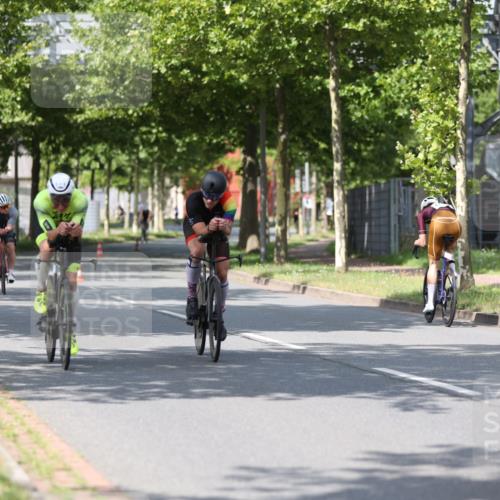 10.08.2025 - GEWOBA Citytriathlon Bremen Yannick Fuchs http://msf.ph/oto/8547057 10.08.2025 12:09:24 Radfahren 611, 633, 674, 779, 814, 837, 871, 880, 890, 896 meine-sportfotos.de