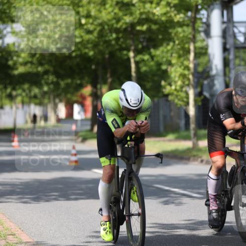 10.08.2025 - GEWOBA Citytriathlon Bremen Yannick Fuchs http://msf.ph/oto/8547067 10.08.2025 12:09:24 Radfahren 611, 633, 674, 779, 814, 837, 871, 880, 890, 896 meine-sportfotos.de
