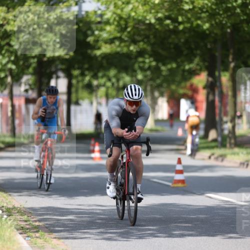 10.08.2025 - GEWOBA Citytriathlon Bremen Yannick Fuchs http://msf.ph/oto/8547080 10.08.2025 12:09:26 Radfahren 611, 633, 674, 779, 814, 837, 880, 890, 896 meine-sportfotos.de
