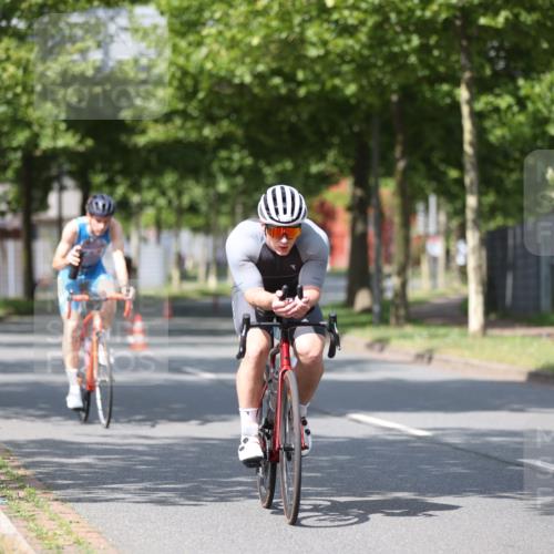 10.08.2025 - GEWOBA Citytriathlon Bremen Yannick Fuchs http://msf.ph/oto/8547087 10.08.2025 12:09:26 Radfahren 611, 633, 674, 779, 814, 837, 880, 890, 896 meine-sportfotos.de