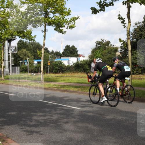 10.08.2025 - GEWOBA Citytriathlon Bremen Yannick Fuchs http://msf.ph/oto/8547088 10.08.2025 10:50:38 Radfahren 97, 389 meine-sportfotos.de