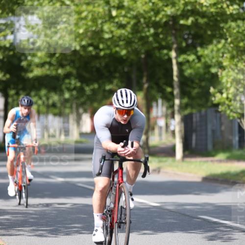 10.08.2025 - GEWOBA Citytriathlon Bremen Yannick Fuchs http://msf.ph/oto/8547091 10.08.2025 12:09:26 Radfahren 611, 633, 674, 779, 814, 837, 880, 890, 896 meine-sportfotos.de
