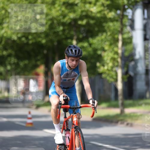 10.08.2025 - GEWOBA Citytriathlon Bremen Yannick Fuchs http://msf.ph/oto/8547108 10.08.2025 12:09:27 Radfahren 611, 633, 674, 814, 837, 880, 890, 896 meine-sportfotos.de