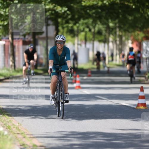 10.08.2025 - GEWOBA Citytriathlon Bremen Yannick Fuchs http://msf.ph/oto/8547127 10.08.2025 13:03:57 Radfahren 574, 576, 605, 625, 676, 685, 697, 753, 786, 812, 908, 963, 965, 1007 meine-sportfotos.de