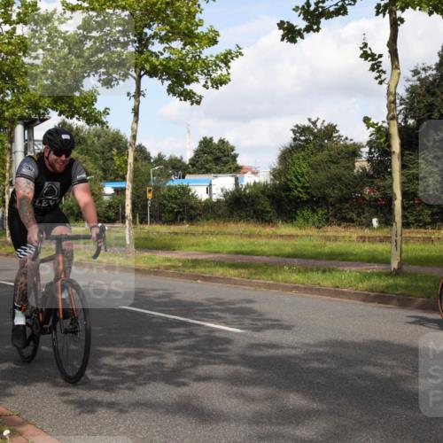 10.08.2025 - GEWOBA Citytriathlon Bremen Yannick Fuchs http://msf.ph/oto/8547152 10.08.2025 10:51:29 Radfahren 239, 396, 419, 483 meine-sportfotos.de