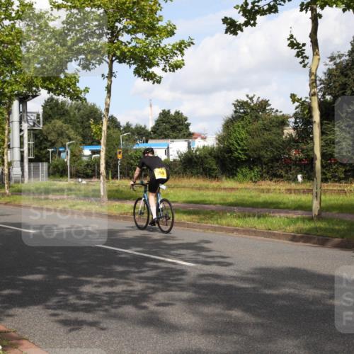 10.08.2025 - GEWOBA Citytriathlon Bremen Yannick Fuchs http://msf.ph/oto/8547194 10.08.2025 10:52:12 Radfahren 137, 349, 390, 392, 394, 479 meine-sportfotos.de