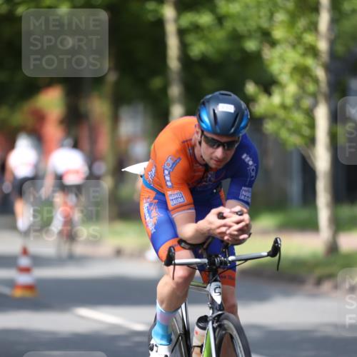 10.08.2025 - GEWOBA Citytriathlon Bremen Yannick Fuchs http://msf.ph/oto/8547252 10.08.2025 12:09:56 Radfahren 586, 607, 628, 688, 697, 732, 830, 849 meine-sportfotos.de