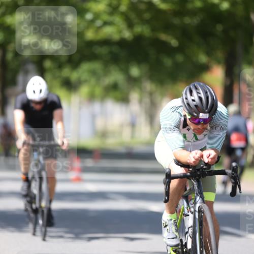 10.08.2025 - GEWOBA Citytriathlon Bremen Yannick Fuchs http://msf.ph/oto/8547256 10.08.2025 13:04:12 Radfahren 576, 605, 625, 640, 685, 697, 760, 769, 786, 946, 960, 963, 1013, 1036 meine-sportfotos.de
