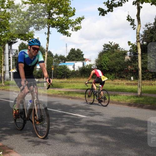 10.08.2025 - GEWOBA Citytriathlon Bremen Yannick Fuchs http://msf.ph/oto/8547263 10.08.2025 10:52:55 Radfahren 21, 358, 400, 413 meine-sportfotos.de