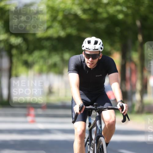10.08.2025 - GEWOBA Citytriathlon Bremen Yannick Fuchs http://msf.ph/oto/8547270 10.08.2025 13:04:13 Radfahren 576, 605, 625, 640, 697, 760, 769, 786, 799, 946, 960, 963, 1013, 1036 meine-sportfotos.de