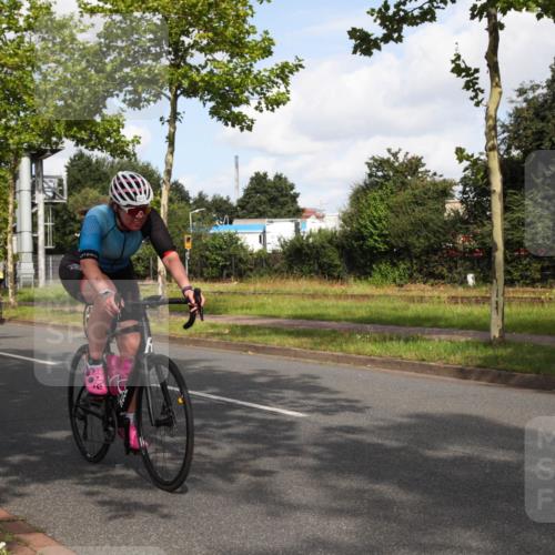 10.08.2025 - GEWOBA Citytriathlon Bremen Yannick Fuchs http://msf.ph/oto/8547295 10.08.2025 10:53:13 Radfahren 29, 225, 350, 358, 379, 380, 382, 404, 448, 502 meine-sportfotos.de