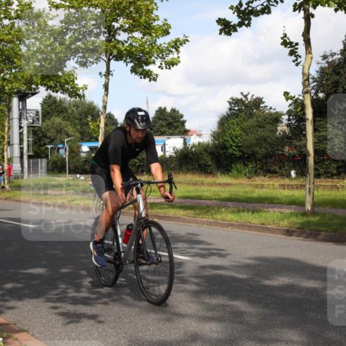 10.08.2025 - GEWOBA Citytriathlon Bremen Yannick Fuchs http://msf.ph/oto/8547313 10.08.2025 10:53:23 Radfahren 29, 225, 350, 379, 380, 382, 404, 502 meine-sportfotos.de