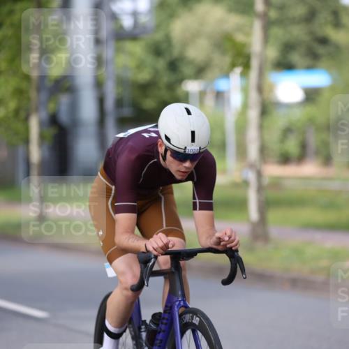 10.08.2025 - GEWOBA Citytriathlon Bremen Yannick Fuchs http://msf.ph/oto/8547314 10.08.2025 12:10:08 Radfahren 607, 628, 710, 830, 1024 meine-sportfotos.de
