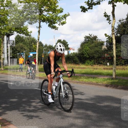 10.08.2025 - GEWOBA Citytriathlon Bremen Yannick Fuchs http://msf.ph/oto/8547333 10.08.2025 10:53:39 Radfahren 83, 442 meine-sportfotos.de