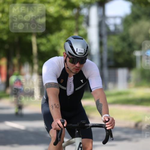 10.08.2025 - GEWOBA Citytriathlon Bremen Yannick Fuchs http://msf.ph/oto/8547348 10.08.2025 12:10:21 Radfahren 647, 710, 730, 889, 1024 meine-sportfotos.de