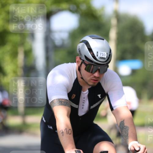 10.08.2025 - GEWOBA Citytriathlon Bremen Yannick Fuchs http://msf.ph/oto/8547353 10.08.2025 12:10:21 Radfahren 647, 710, 730, 889, 1024 meine-sportfotos.de