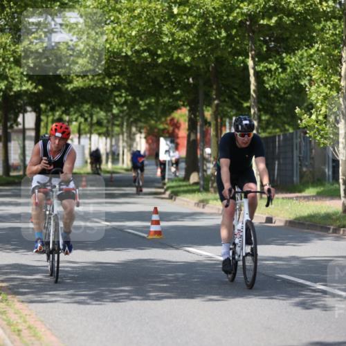 10.08.2025 - GEWOBA Citytriathlon Bremen Yannick Fuchs http://msf.ph/oto/8547474 10.08.2025 12:10:41 Radfahren 573, 622, 629, 644, 647, 651, 656, 659, 685, 712, 722, 730, 748, 755, 819, 889, 898, 1014 meine-sportfotos.de