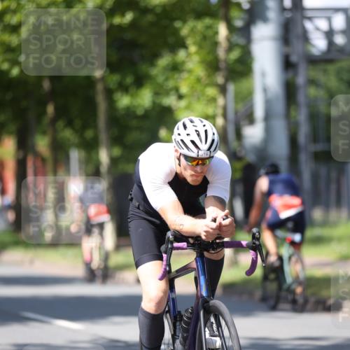10.08.2025 - GEWOBA Citytriathlon Bremen Yannick Fuchs http://msf.ph/oto/8547492 10.08.2025 13:05:48 Radfahren 573, 615, 616, 627, 630, 746, 767, 793, 809, 857, 876, 897, 981 meine-sportfotos.de