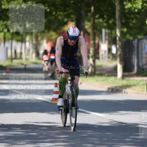 10.08.2025 - GEWOBA Citytriathlon Bremen Yannick Fuchs http://msf.ph/oto/8547497 10.08.2025 13:05:52 Radfahren 573, 616, 630, 746, 767, 793, 857, 948, 981 meine-sportfotos.de