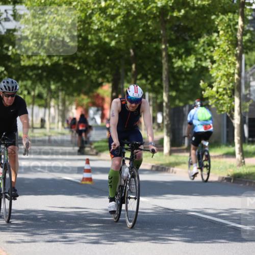 10.08.2025 - GEWOBA Citytriathlon Bremen Yannick Fuchs http://msf.ph/oto/8547499 10.08.2025 13:05:52 Radfahren 573, 616, 630, 746, 767, 793, 857, 948, 981 meine-sportfotos.de