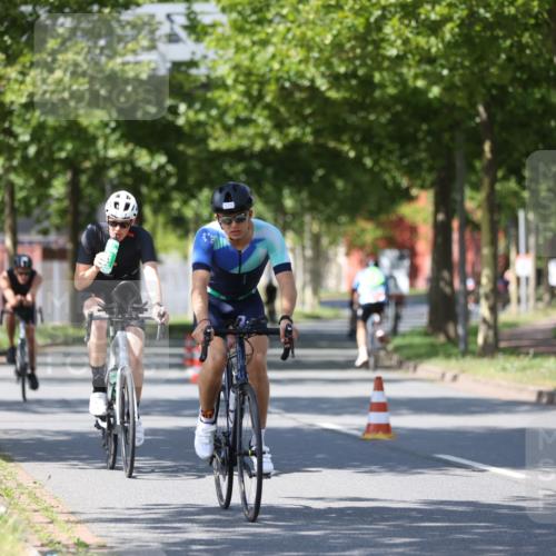 10.08.2025 - GEWOBA Citytriathlon Bremen Yannick Fuchs http://msf.ph/oto/8547516 10.08.2025 13:05:55 Radfahren 573, 616, 630, 767, 793, 857, 948, 981 meine-sportfotos.de
