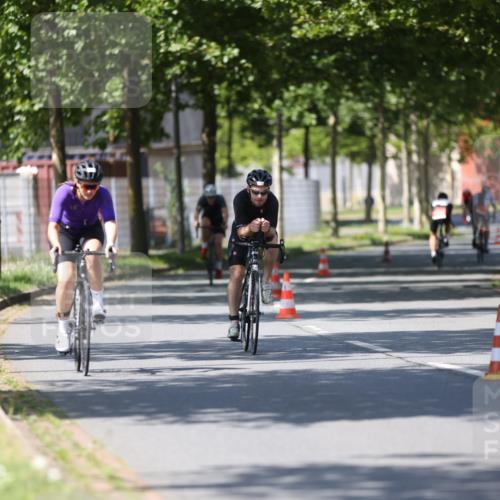 10.08.2025 - GEWOBA Citytriathlon Bremen Yannick Fuchs http://msf.ph/oto/8547553 10.08.2025 13:06:07 Radfahren 573, 630, 682, 741, 767, 918, 948, 962, 981 meine-sportfotos.de