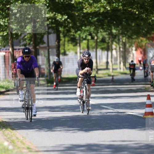 10.08.2025 - GEWOBA Citytriathlon Bremen Yannick Fuchs http://msf.ph/oto/8547557 10.08.2025 13:06:07 Radfahren 573, 630, 682, 741, 767, 918, 948, 962, 981 meine-sportfotos.de