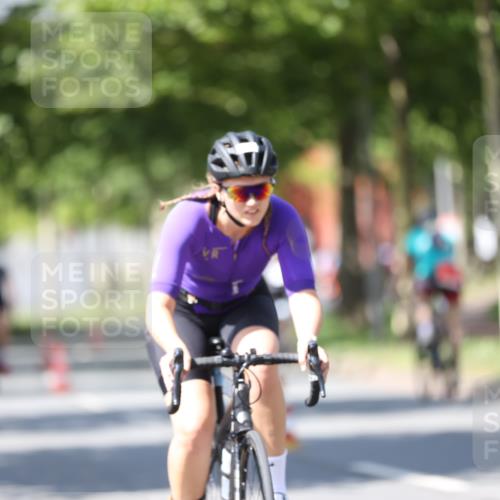 10.08.2025 - GEWOBA Citytriathlon Bremen Yannick Fuchs http://msf.ph/oto/8547566 10.08.2025 13:06:09 Radfahren 573, 630, 682, 741, 767, 918, 948, 962 meine-sportfotos.de