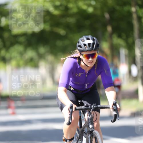 10.08.2025 - GEWOBA Citytriathlon Bremen Yannick Fuchs http://msf.ph/oto/8547568 10.08.2025 13:06:09 Radfahren 573, 630, 682, 741, 767, 918, 948, 962 meine-sportfotos.de