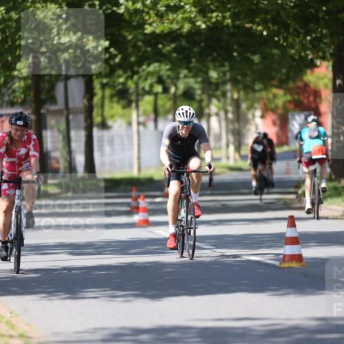 10.08.2025 - GEWOBA Citytriathlon Bremen Yannick Fuchs http://msf.ph/oto/8547573 10.08.2025 13:06:10 Radfahren 630, 682, 741, 767, 918, 948, 962, 1026 meine-sportfotos.de