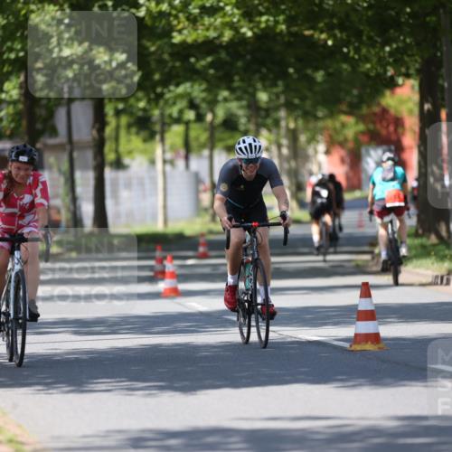 10.08.2025 - GEWOBA Citytriathlon Bremen Yannick Fuchs http://msf.ph/oto/8547575 10.08.2025 13:06:10 Radfahren 630, 682, 741, 767, 918, 948, 962, 1026 meine-sportfotos.de