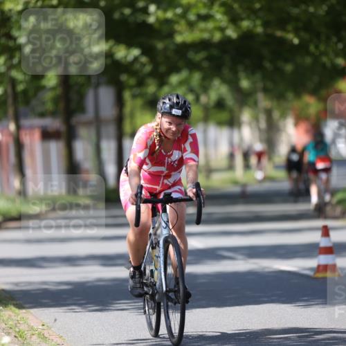10.08.2025 - GEWOBA Citytriathlon Bremen Yannick Fuchs http://msf.ph/oto/8547581 10.08.2025 13:06:11 Radfahren 682, 741, 767, 918, 948, 962, 1026 meine-sportfotos.de