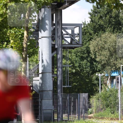 10.08.2025 - GEWOBA Citytriathlon Bremen Yannick Fuchs http://msf.ph/oto/8547586 10.08.2025 13:06:22 Radfahren 621, 655, 682, 741, 788, 840, 856, 962, 1026 meine-sportfotos.de