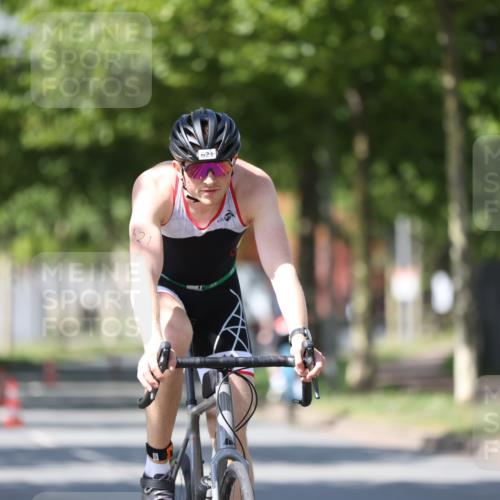 10.08.2025 - GEWOBA Citytriathlon Bremen Yannick Fuchs http://msf.ph/oto/8547603 10.08.2025 13:06:30 Radfahren 621, 655, 699, 732, 788, 840, 856, 927, 1026 meine-sportfotos.de