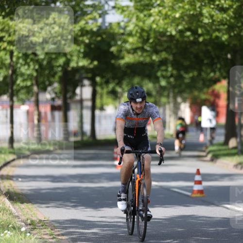 10.08.2025 - GEWOBA Citytriathlon Bremen Yannick Fuchs http://msf.ph/oto/8547650 10.08.2025 12:11:11 Radfahren 575, 625, 669, 679, 687, 713, 800, 812, 835 meine-sportfotos.de