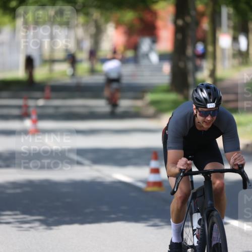 10.08.2025 - GEWOBA Citytriathlon Bremen Yannick Fuchs http://msf.ph/oto/8547703 10.08.2025 13:07:56 Radfahren 578, 626, 643, 689, 774, 838, 852, 941 meine-sportfotos.de