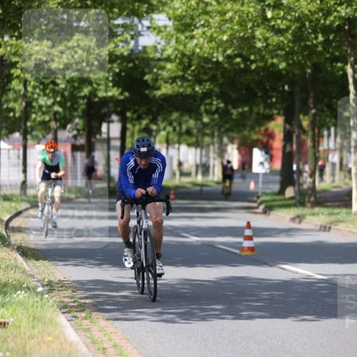 10.08.2025 - GEWOBA Citytriathlon Bremen Yannick Fuchs http://msf.ph/oto/8547717 10.08.2025 12:11:32 Radfahren 575, 578, 583, 645, 713, 894, 1038 meine-sportfotos.de