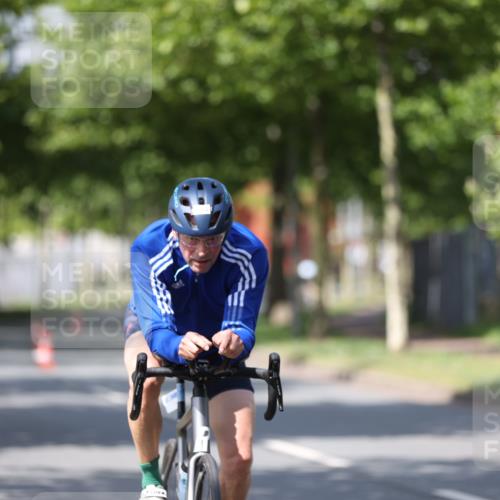 10.08.2025 - GEWOBA Citytriathlon Bremen Yannick Fuchs http://msf.ph/oto/8547721 10.08.2025 12:11:33 Radfahren 578, 583, 645, 713, 894, 1038 meine-sportfotos.de