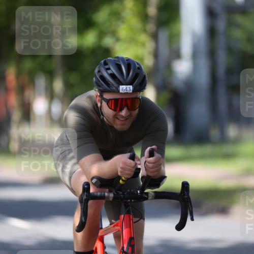 10.08.2025 - GEWOBA Citytriathlon Bremen Yannick Fuchs http://msf.ph/oto/8547722 10.08.2025 13:08:04 Radfahren 578, 626, 643, 666, 687, 689, 774, 792, 838, 852 meine-sportfotos.de