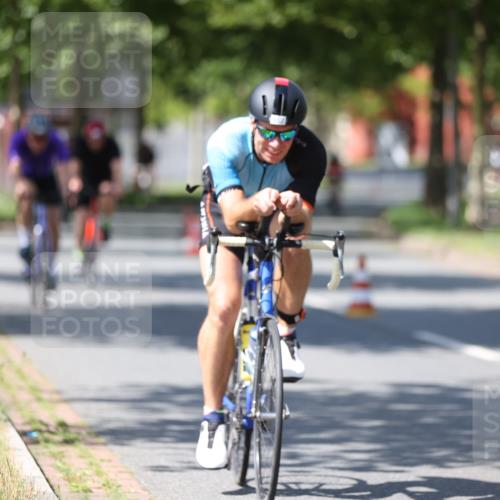 10.08.2025 - GEWOBA Citytriathlon Bremen Yannick Fuchs http://msf.ph/oto/8547726 10.08.2025 13:08:05 Radfahren 578, 626, 643, 666, 687, 689, 774, 792, 838, 852 meine-sportfotos.de