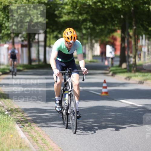 10.08.2025 - GEWOBA Citytriathlon Bremen Yannick Fuchs http://msf.ph/oto/8547731 10.08.2025 12:11:34 Radfahren 578, 583, 645, 894, 1038 meine-sportfotos.de