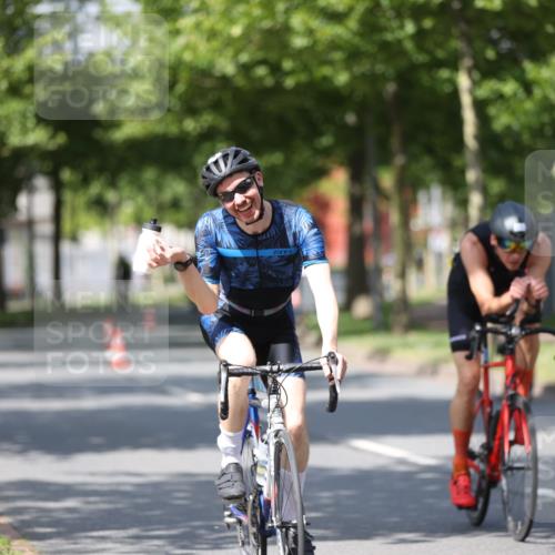 10.08.2025 - GEWOBA Citytriathlon Bremen Yannick Fuchs http://msf.ph/oto/8547768 10.08.2025 12:11:48 Radfahren 583, 667, 699, 702, 752 meine-sportfotos.de
