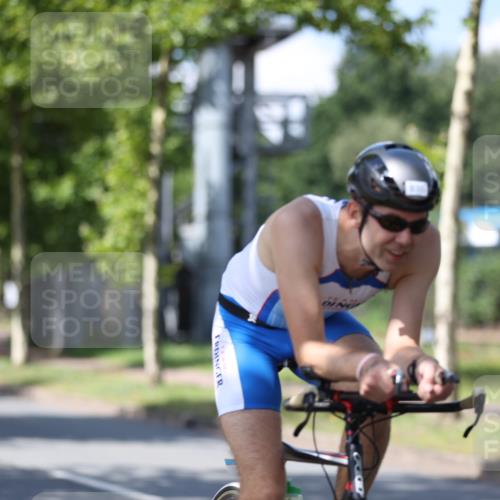 10.08.2025 - GEWOBA Citytriathlon Bremen Yannick Fuchs http://msf.ph/oto/8547796 10.08.2025 13:08:27 Radfahren 551, 552, 702, 768, 824, 836, 855, 859, 968, 980 meine-sportfotos.de