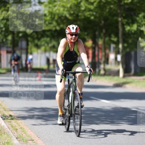 10.08.2025 - GEWOBA Citytriathlon Bremen Yannick Fuchs http://msf.ph/oto/8547799 10.08.2025 13:08:27 Radfahren 551, 552, 702, 768, 824, 836, 855, 859, 968, 980 meine-sportfotos.de