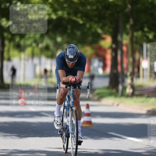 10.08.2025 - GEWOBA Citytriathlon Bremen Yannick Fuchs http://msf.ph/oto/8547805 10.08.2025 13:08:29 Radfahren 551, 552, 692, 702, 768, 824, 836, 855, 859, 968, 980 meine-sportfotos.de