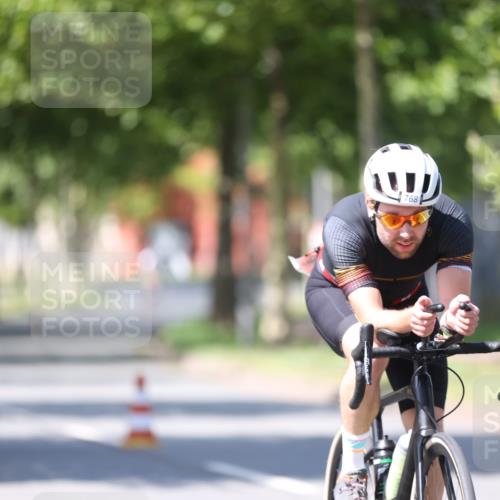 10.08.2025 - GEWOBA Citytriathlon Bremen Yannick Fuchs http://msf.ph/oto/8547819 10.08.2025 13:08:31 Radfahren 551, 552, 692, 702, 768, 824, 836, 855, 859, 968, 980 meine-sportfotos.de