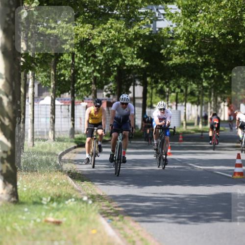 10.08.2025 - GEWOBA Citytriathlon Bremen Yannick Fuchs http://msf.ph/oto/8547836 10.08.2025 12:12:01 Radfahren 576, 605, 667, 699, 702, 799, 816, 907, 1003 meine-sportfotos.de